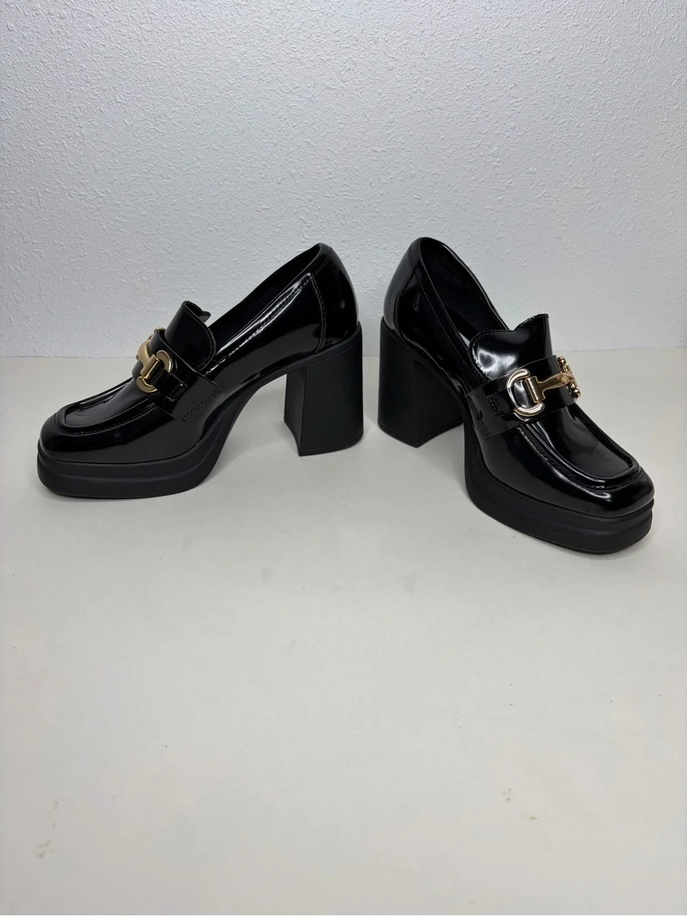 New Steve Madden Ginni Black Patent Platform Loafer with Gold Hardware size 6.5